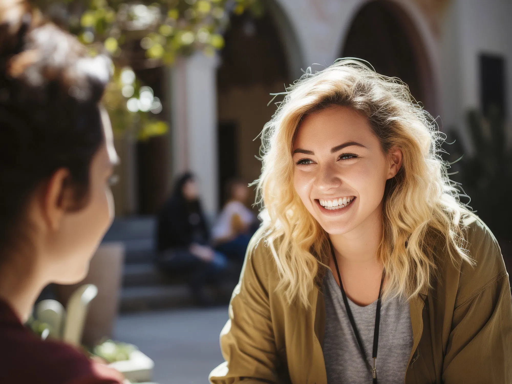 Sayings for the farewell of a colleague: Woman chatting