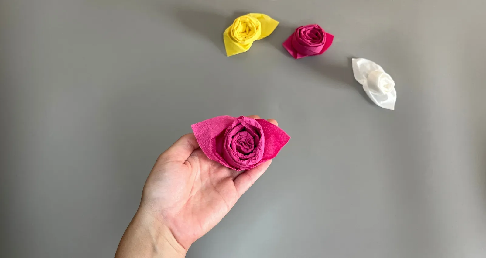 Plier des serviettes en forme de rose - variante 2