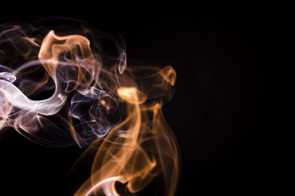 Superposiciones de humo: imágenes con humo y gases amarillos y rojos