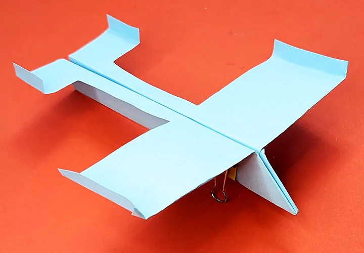 Building paper airplanes in 5 minutes: Instructions with video, photos, and description