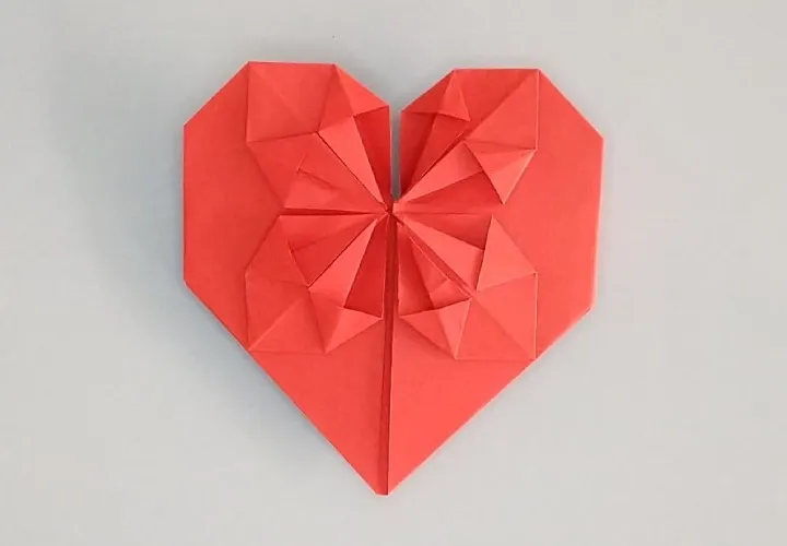 Origami südame voltimisjuhend