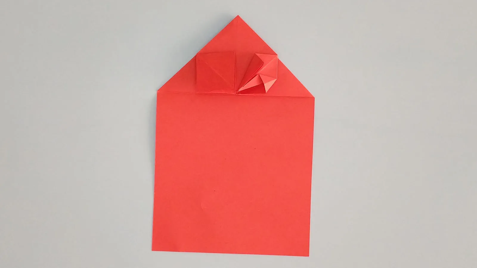 Lipat jantung origami dari kertas langkah 19