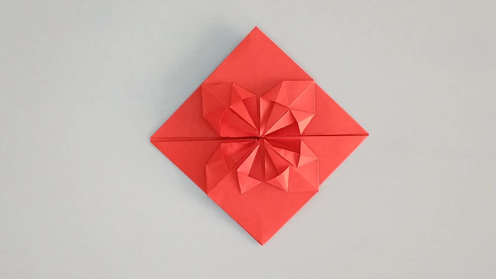 Złóż serce origami z papieru krok 37