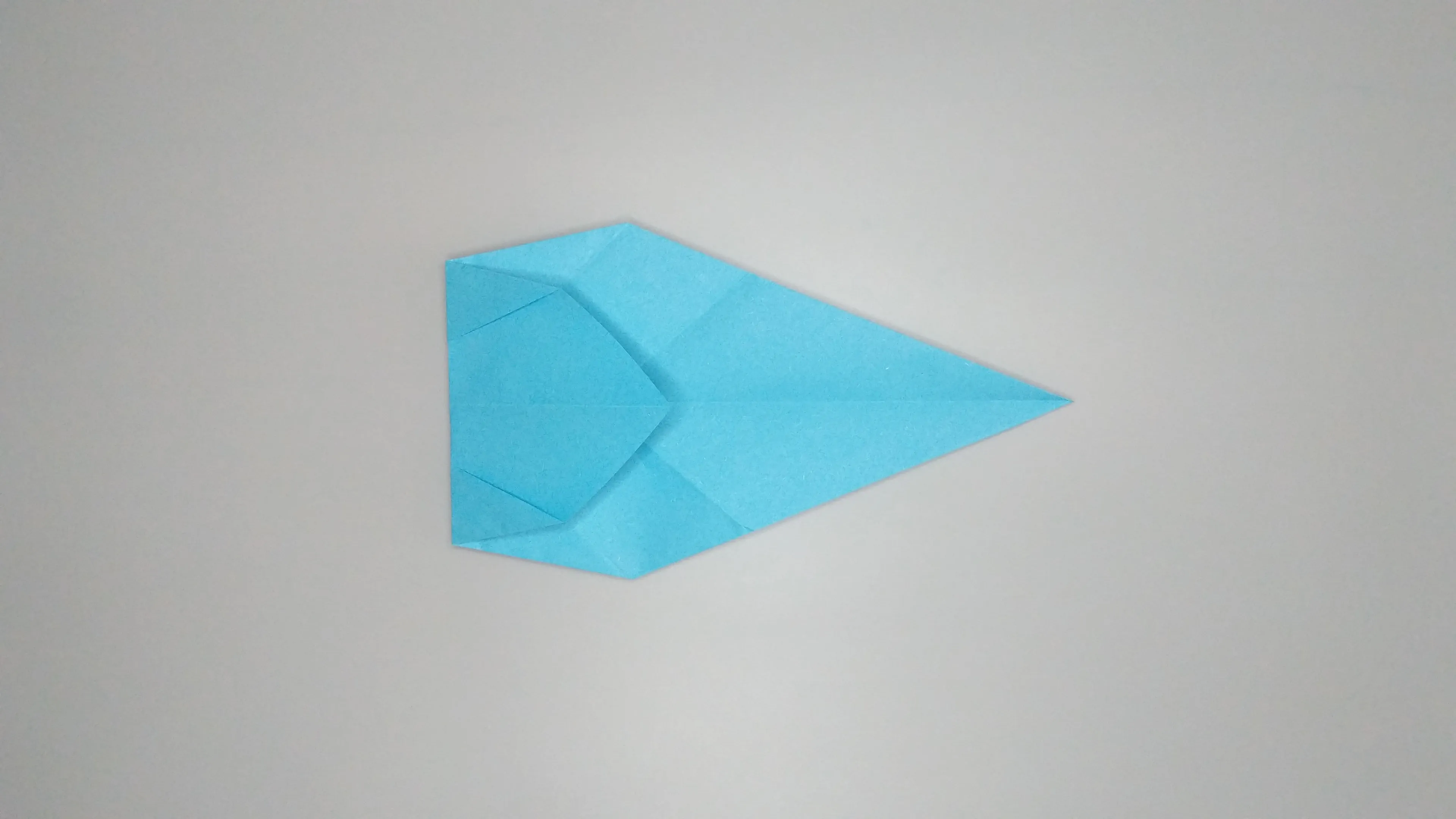 Instrucciones con fotos para doblar un cisne de origami. Paso № 18