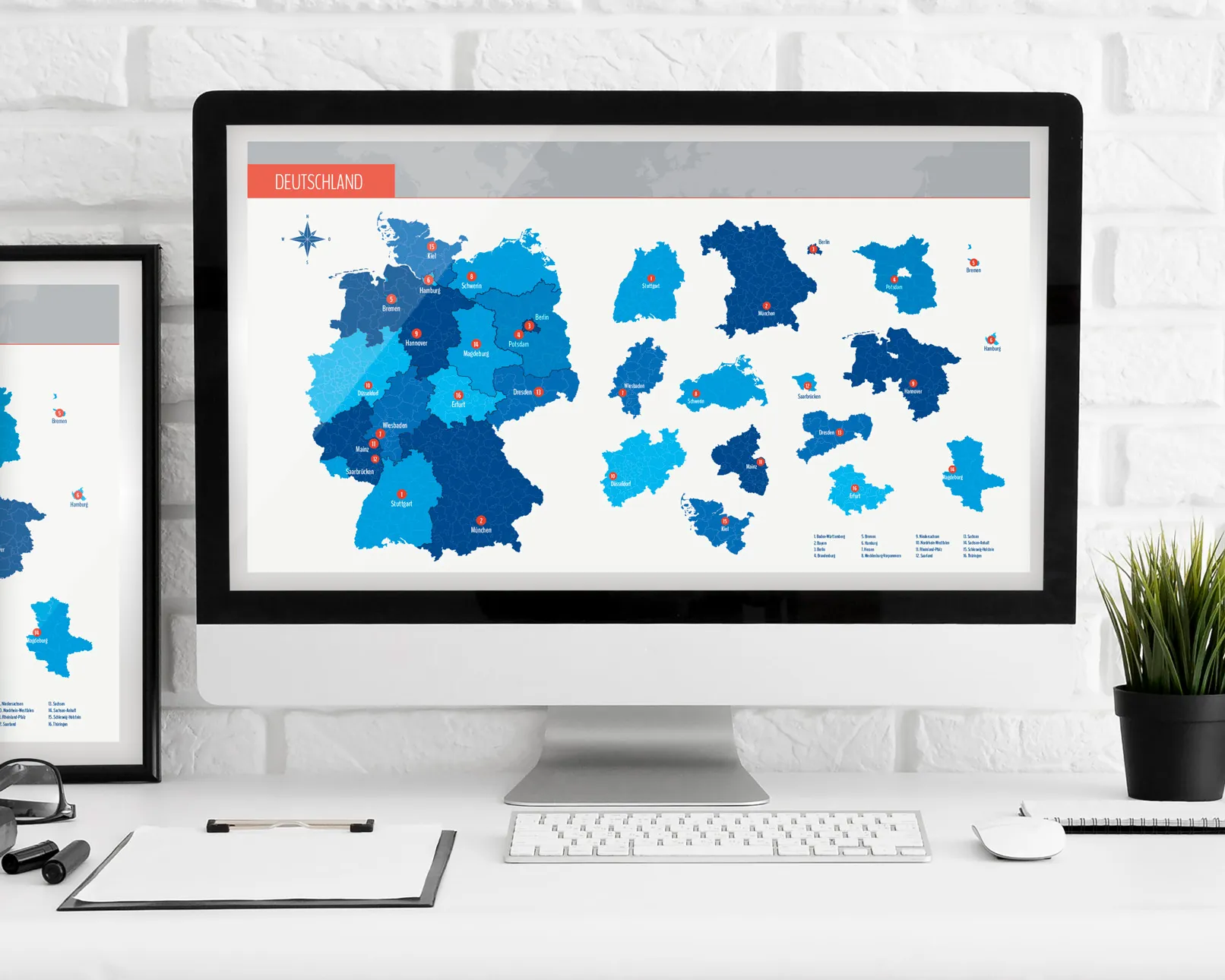 Mapa Německa s spolkovými zeměmi, hlavními městy a okresy.