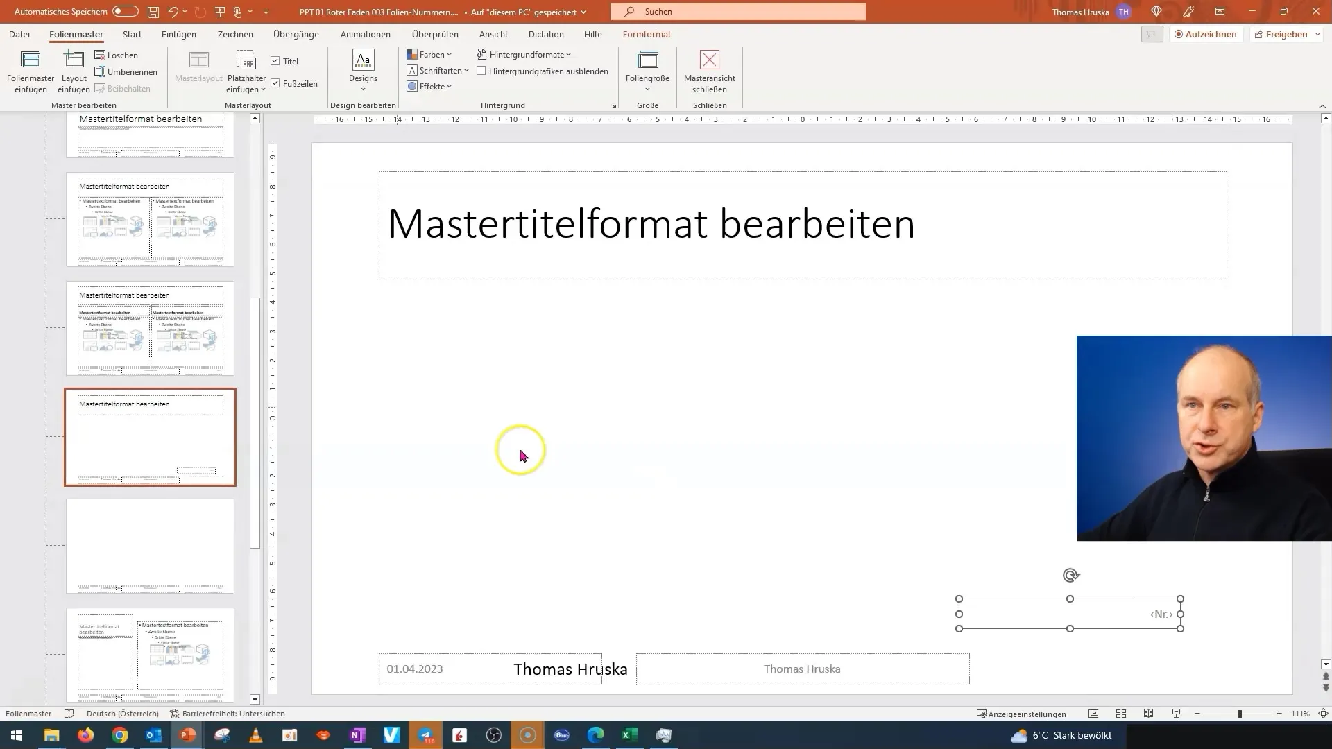 Mengedit header dan footer secara efektif di PowerPoint