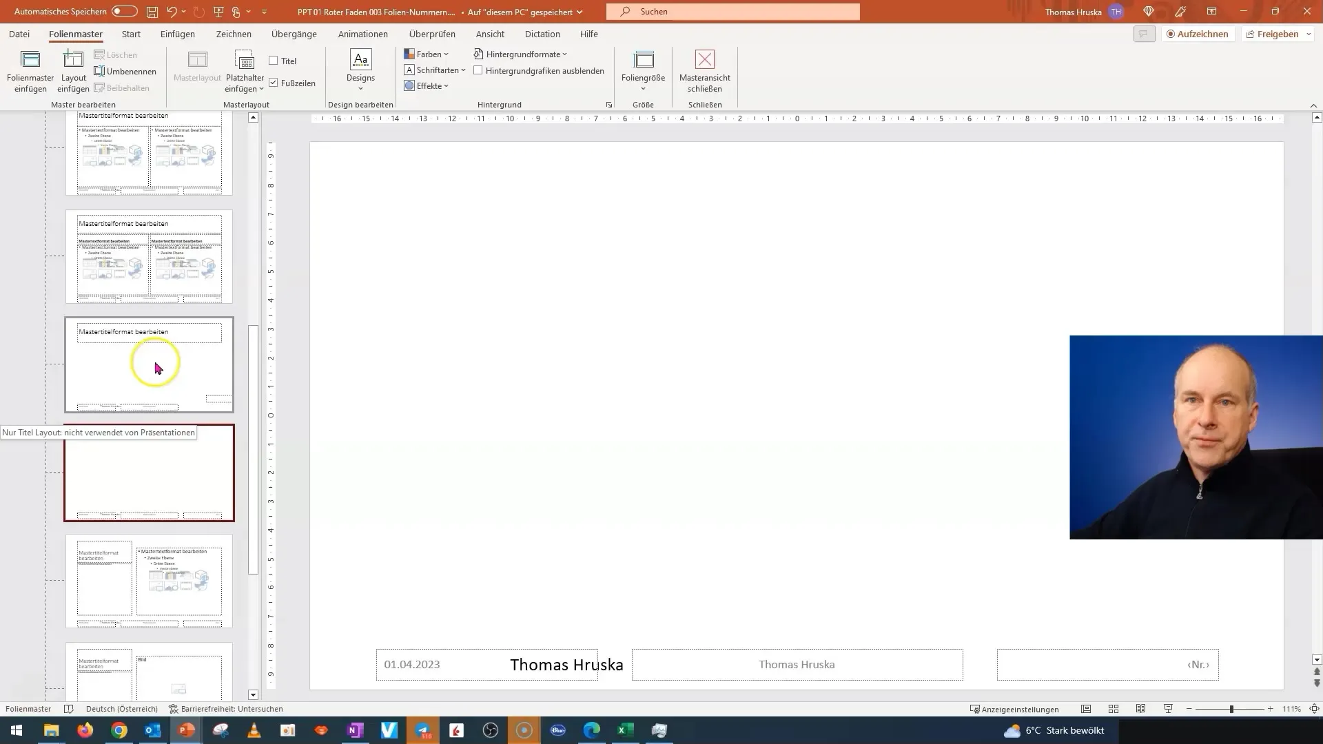 Mengedit Header dan Footer secara efektif di PowerPoint