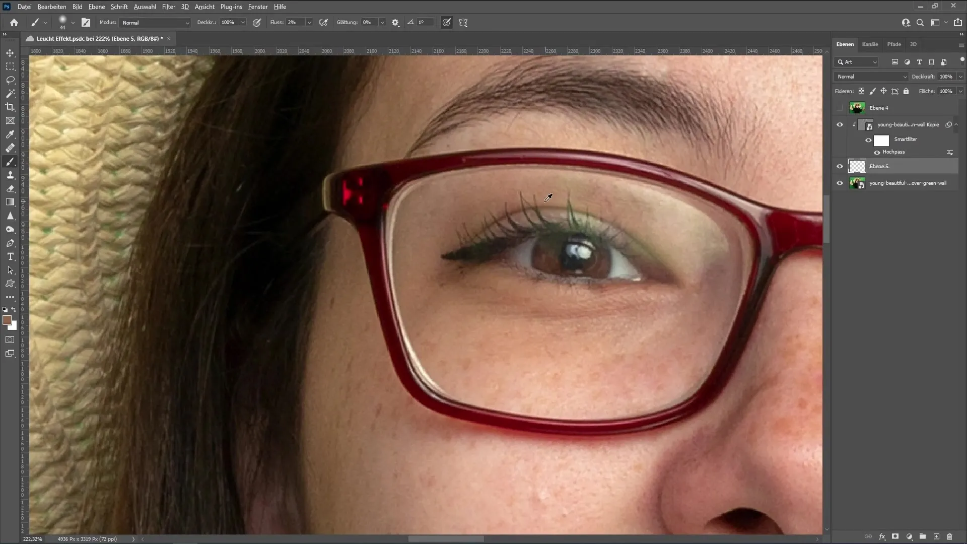 Effective removal of eyeglass reflections in Photoshop