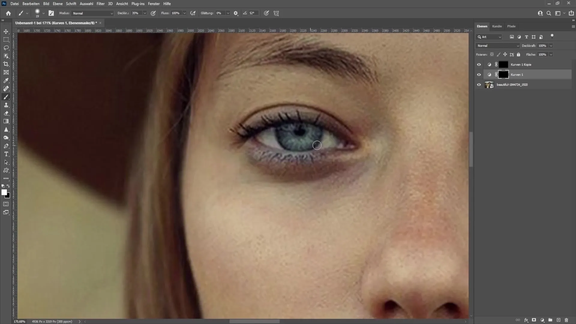 Brighten and recolor eyes effectively in Photoshop