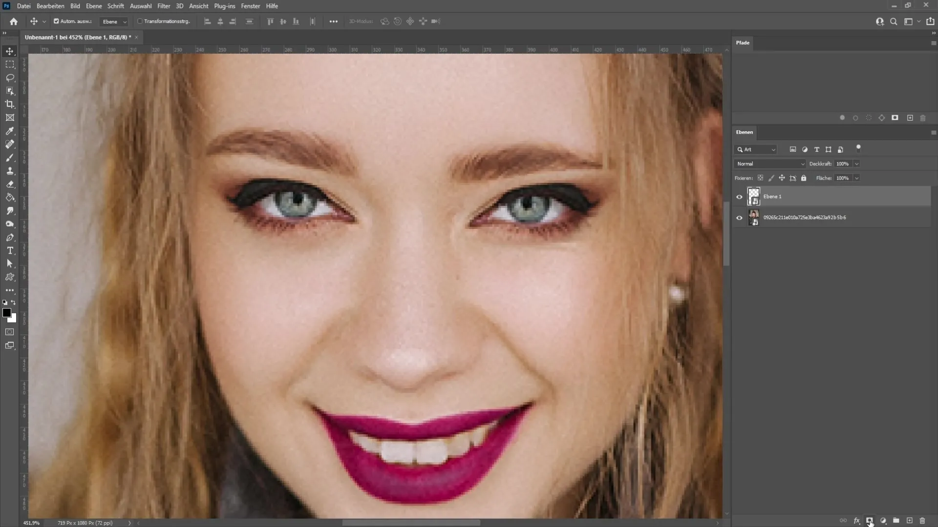 Realistic eye opening in Photoshop - Step-by-step guide