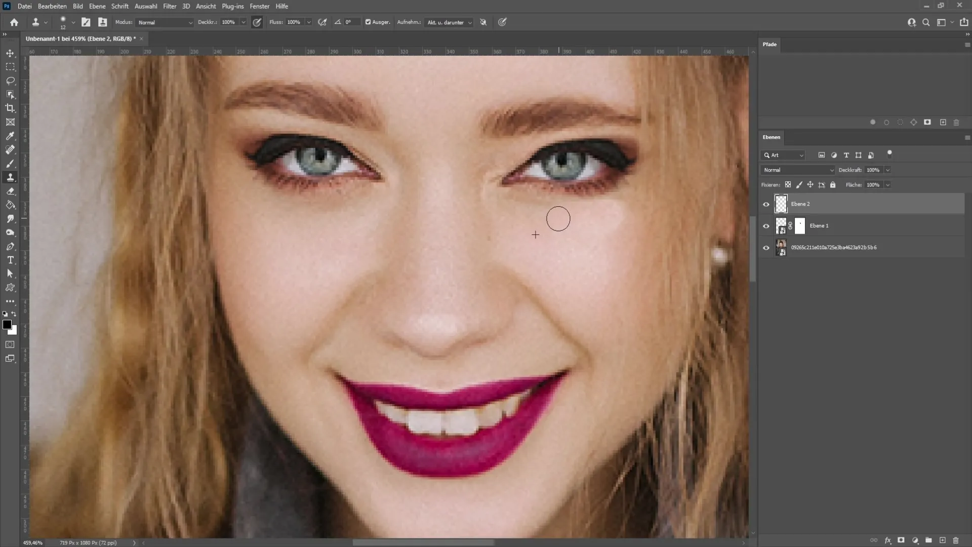 Realistic eye opening in Photoshop – step-by-step guide