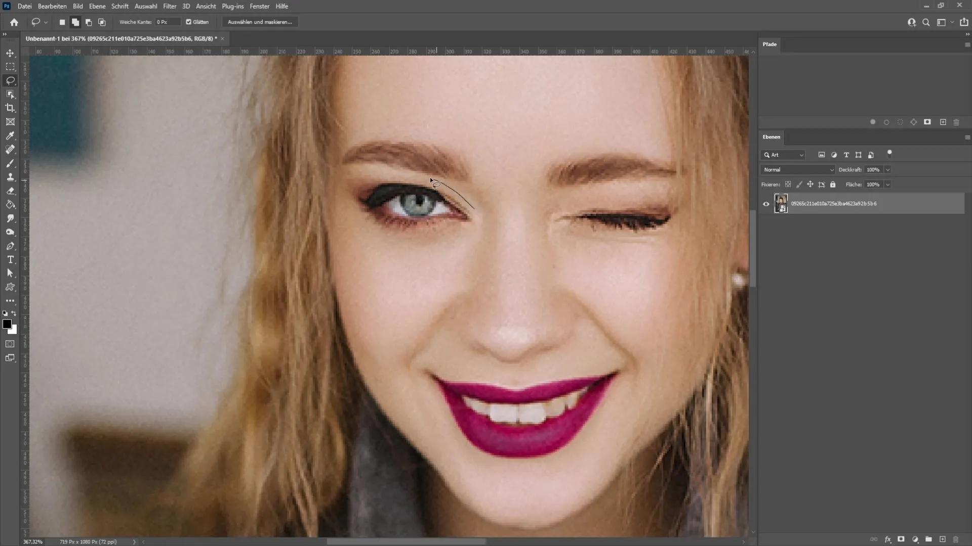 Realistic eye opening in Photoshop - Step-by-step guide