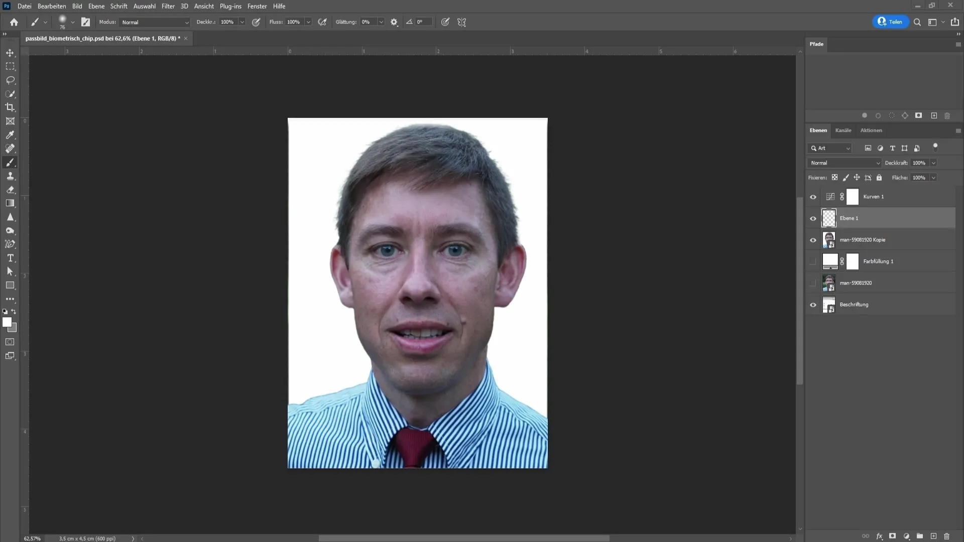 Create professional passport photo yourself - step-by-step guide