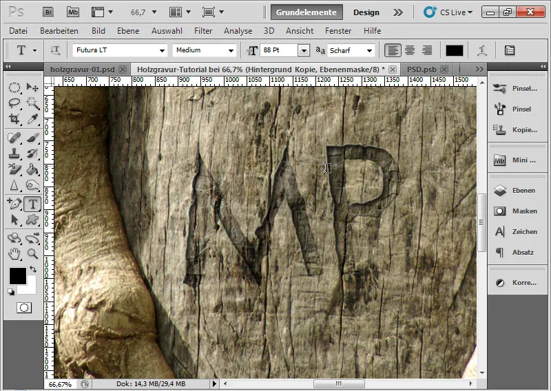 Gravureffekt in Holz für Typo und Layout