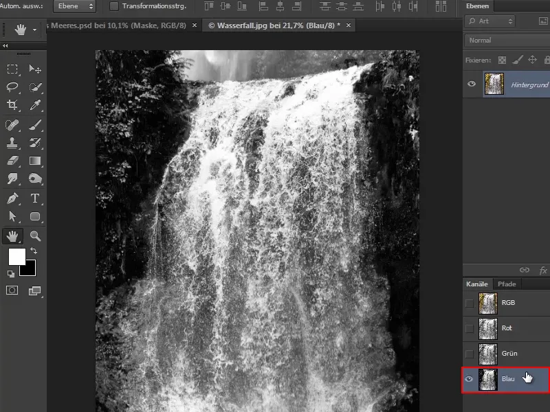 Photoshop Composing - The Oracle of the Sea - Part 08: Cropping and placing a waterfall