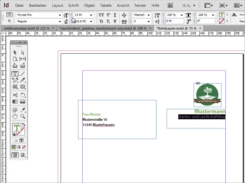 Vytvořte klasický/moderní a hravý design obálkového papíru v programu Adobe InDesign.