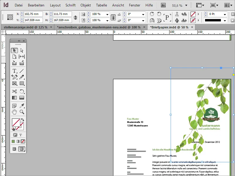 Navrhněte klasický/moderní a hravý design papírového dopisu v programu Adobe InDesign.