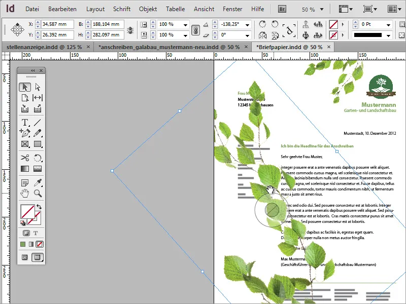 Designe brevpapir i klassisk/moderne og lekent stil i Adobe InDesign.