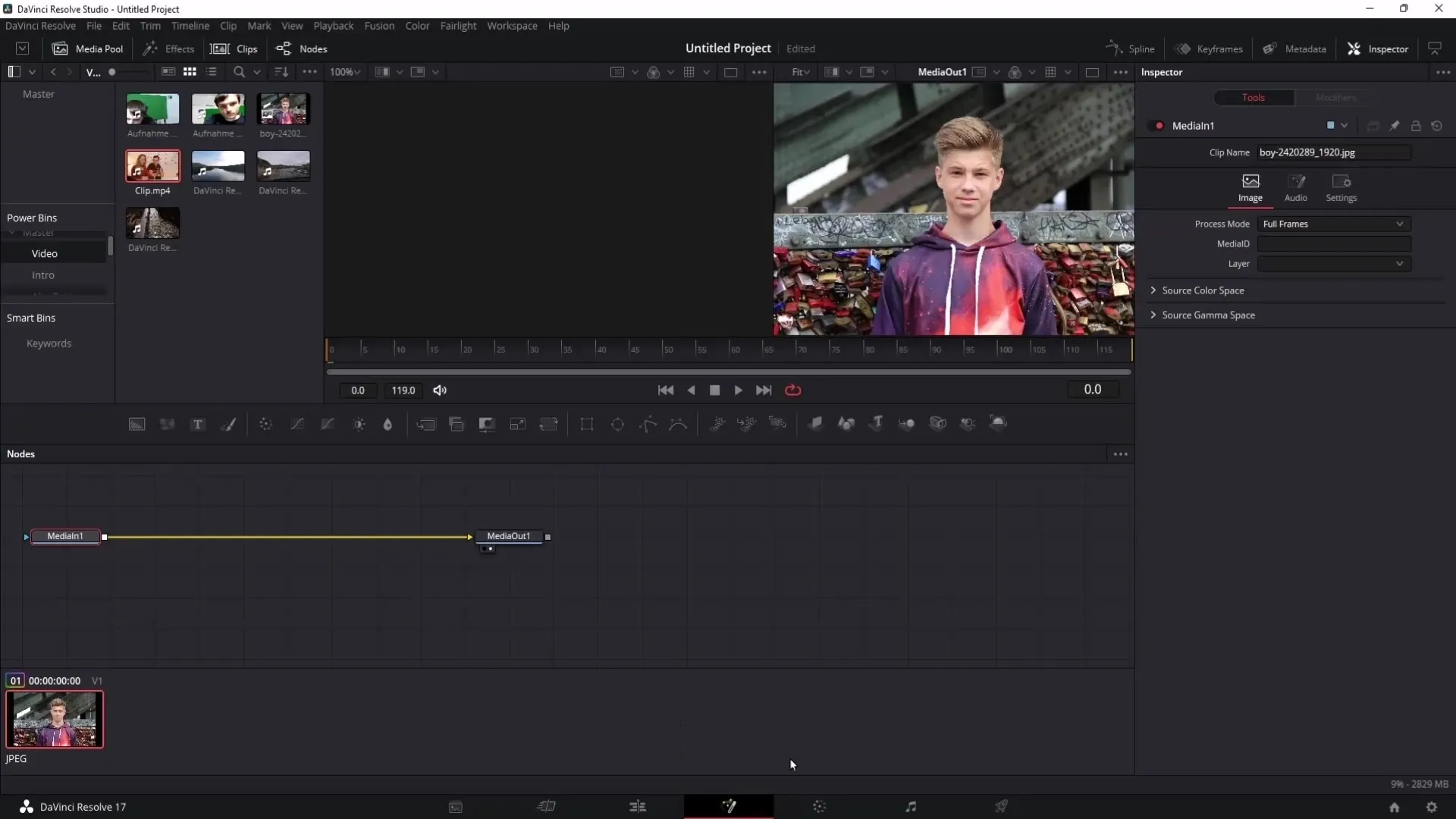 Temukan keunggulan versi Studio DaVinci Resolve