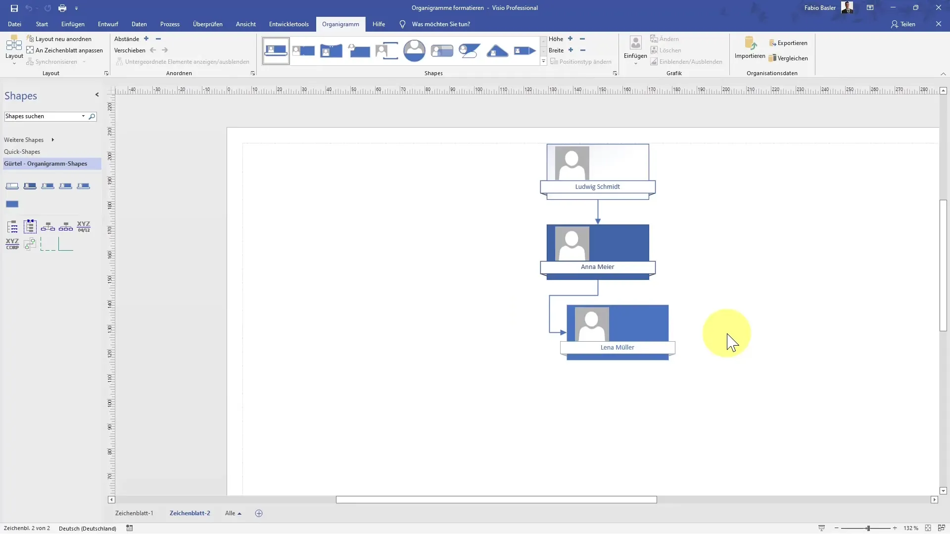 Create organizational charts efficiently in Visio through data import and export